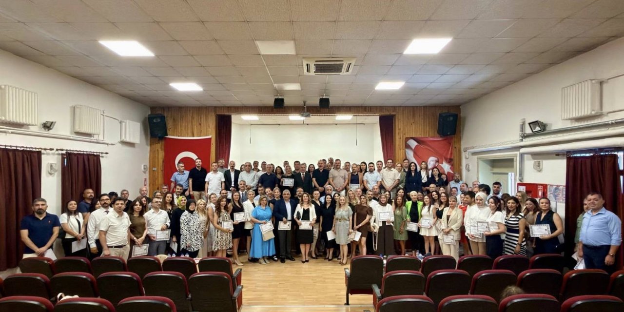 Bornova MEB Başarı Belgesi Töreninde Protokol Krizi