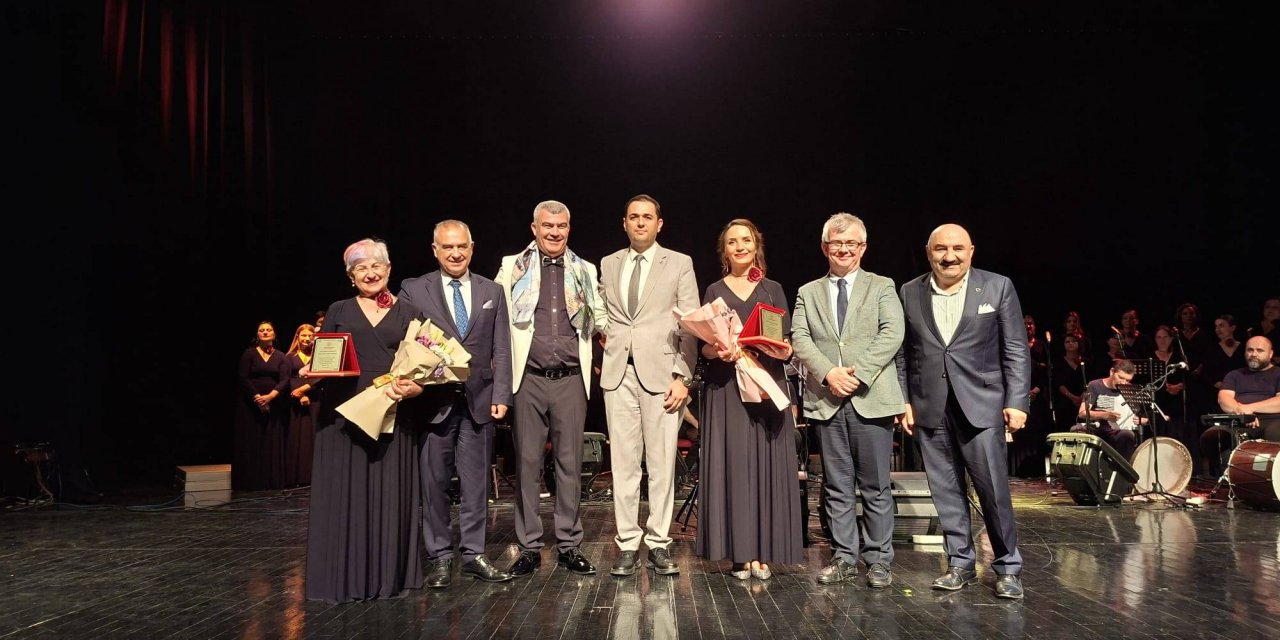 Eskişehir Şehir Hastanesi Çalışanlarından Türk Halk Müziği Konseri