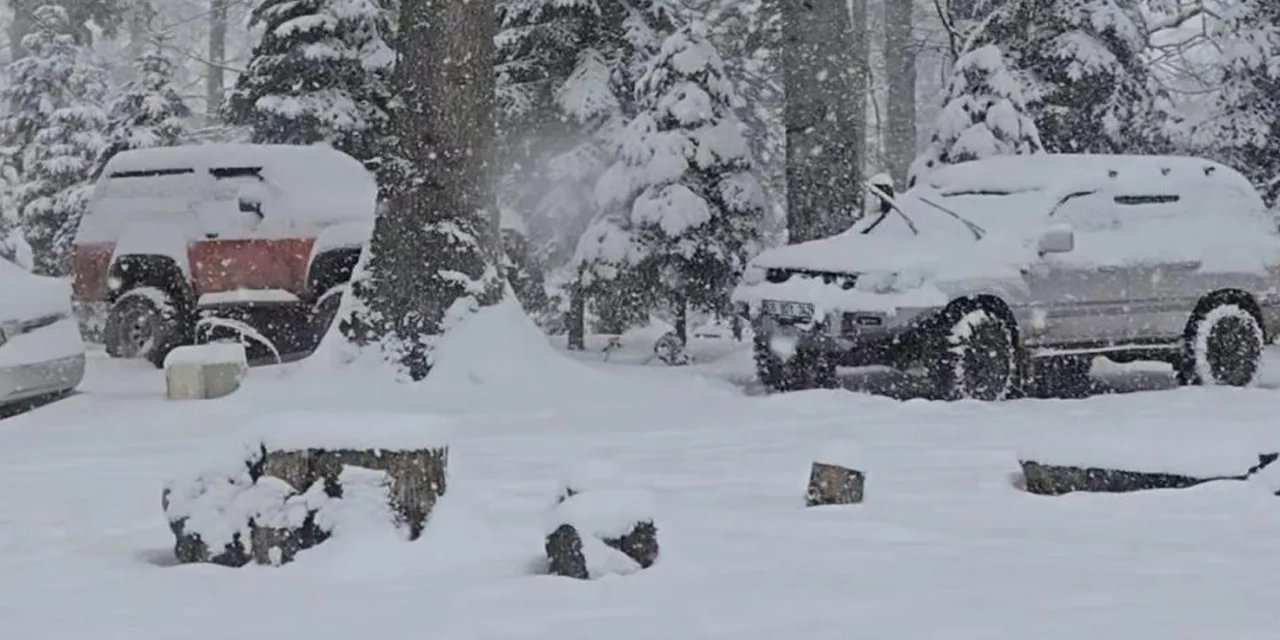 İstanbul'un 250 kilometre ötesine lapa lapa kar