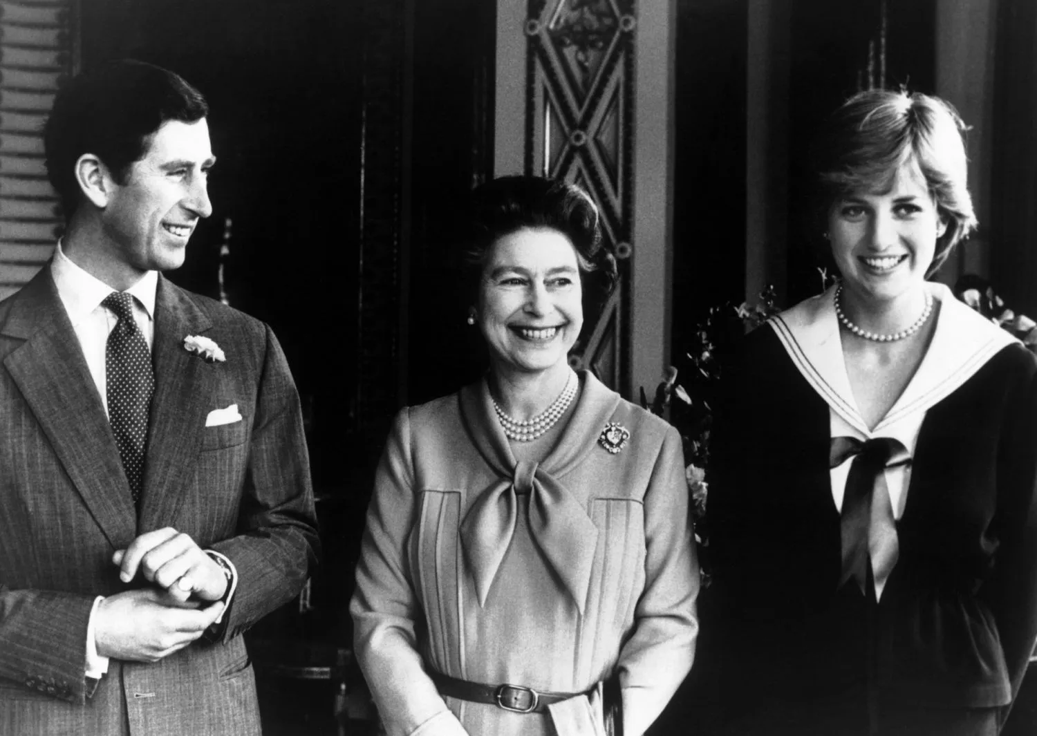 entertainment-2015-08-princess-diana-queen-elizabeth-main.webp